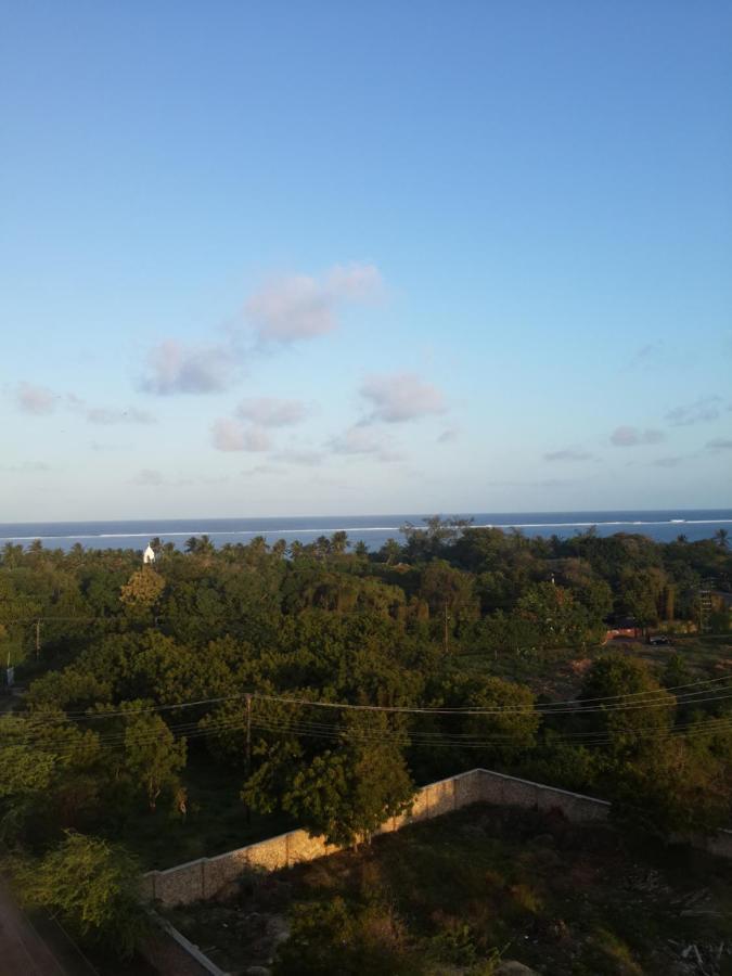 Shanzu Beach Apartment With Stunning Ocean View Mwakirunge Εξωτερικό φωτογραφία