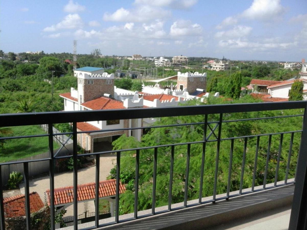 Shanzu Beach Apartment With Stunning Ocean View Mwakirunge Εξωτερικό φωτογραφία